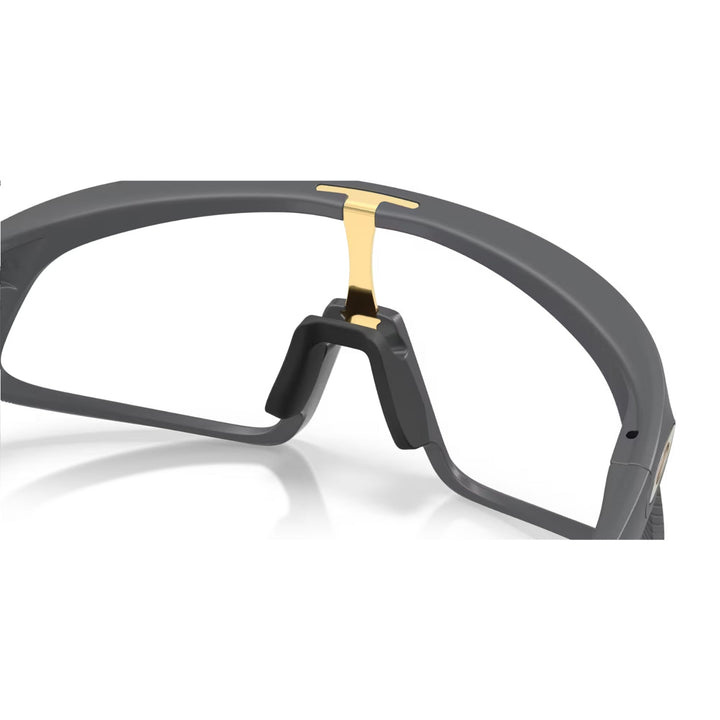 Oakley RSLV 141 Iridium Photochromic